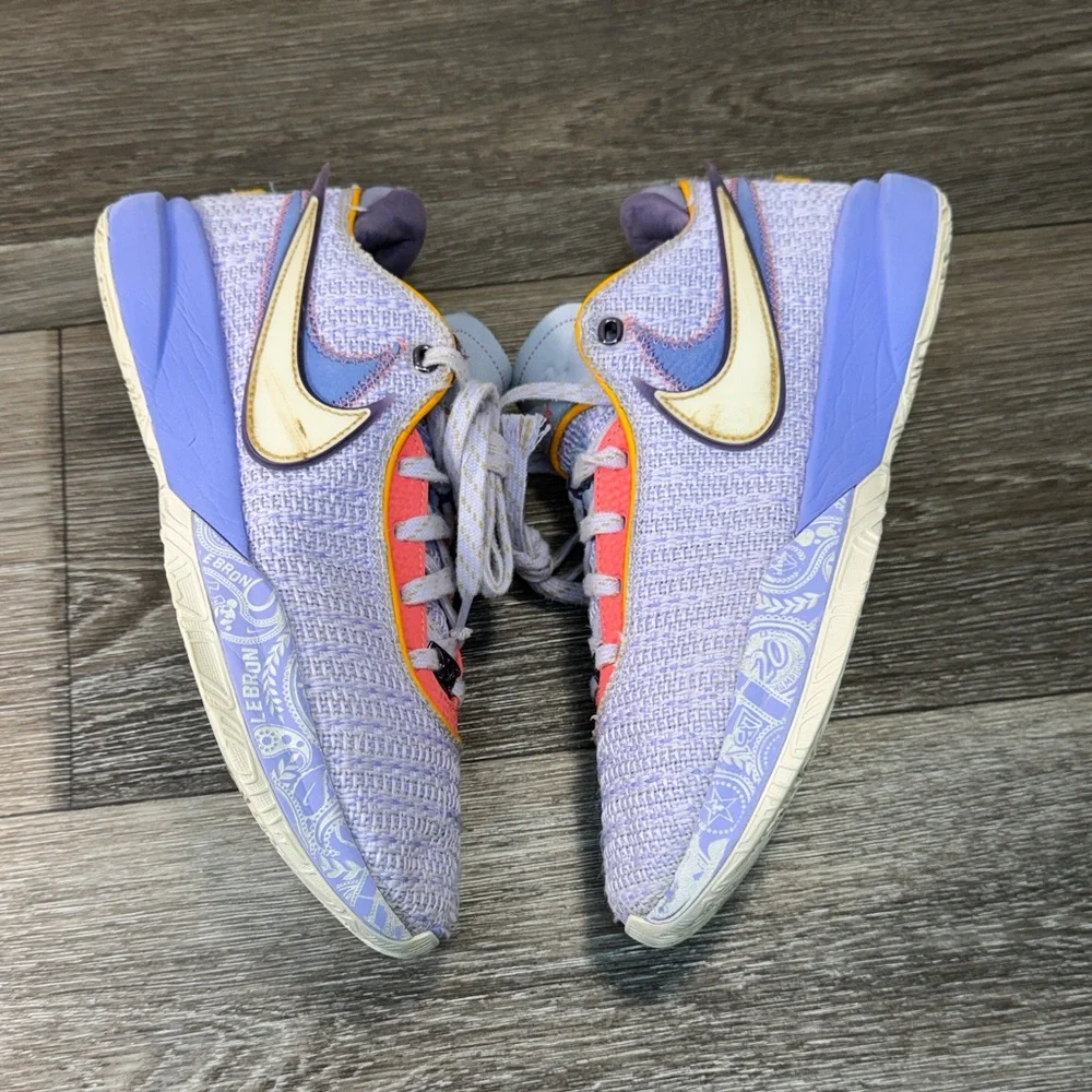 NIKE LeBron XX Purple and Gold” men’s size 8 (j208)
